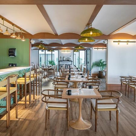 Отель Ocean Eden Bay (Adults Only) Spring Rises Экстерьер фото The restaurant