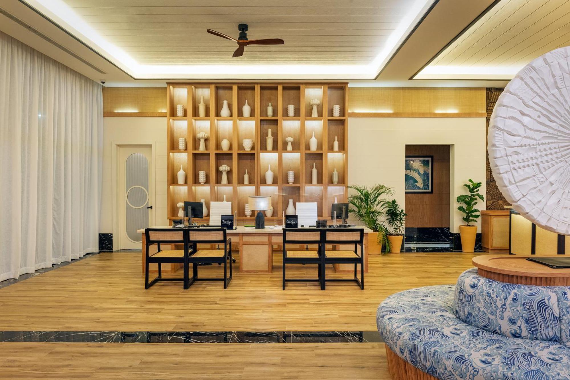 Отель Ocean Eden Bay (Adults Only) Spring Rises Экстерьер фото The lobby of the hotel
