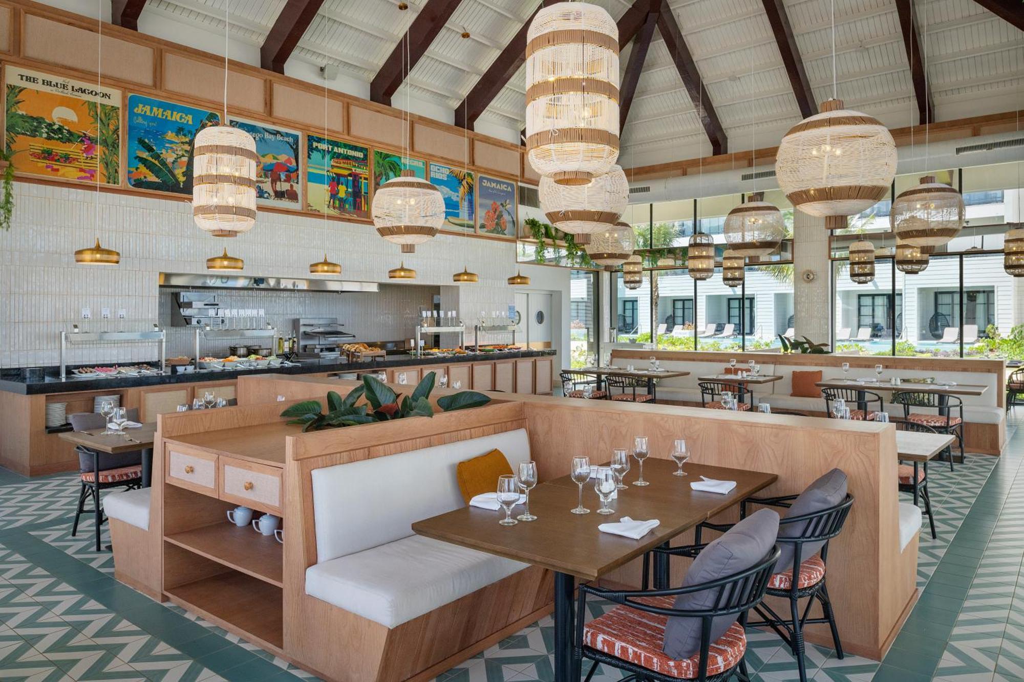 Отель Ocean Eden Bay (Adults Only) Spring Rises Экстерьер фото The interior of the restaurant